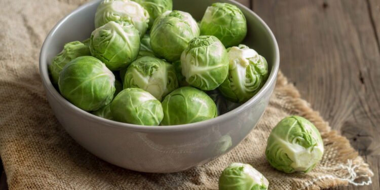 Aprenda a plantar em casa a hortaliça que ajuda a combater inflamação