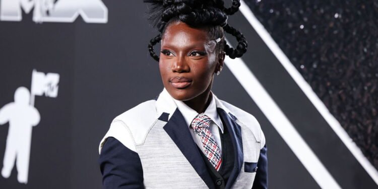 Rapper norte-americana chama atenção com talento e fortuna milionária