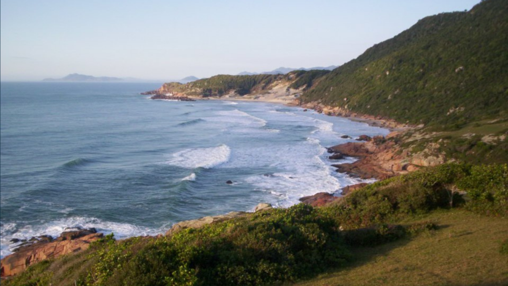 A cidade de Santa Catarina com ótimas praias e qualidade de vida elevada