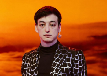 Artista que começou no YouTube hoje exibe uma fortuna milionária