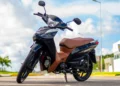 Essa moto baratinha e econômica virou o xodó dos motoristas