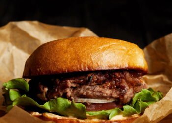 Descoberto o efeito mais preocupante do Hambúrguer no corpo humano