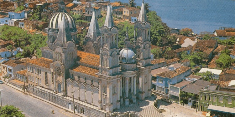 Essa cidade do litoral baiano une cultura, história e qualidade de vida