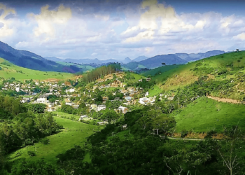 Essa cidade do interior do RJ se destaca com saúde forte e comércio aquecido