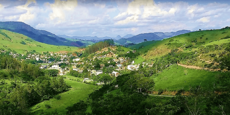 Essa cidade do interior do RJ se destaca com saúde forte e comércio aquecido