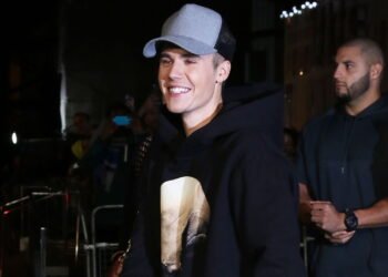 O popstar milionário que surgiu gravando vídeos em casa