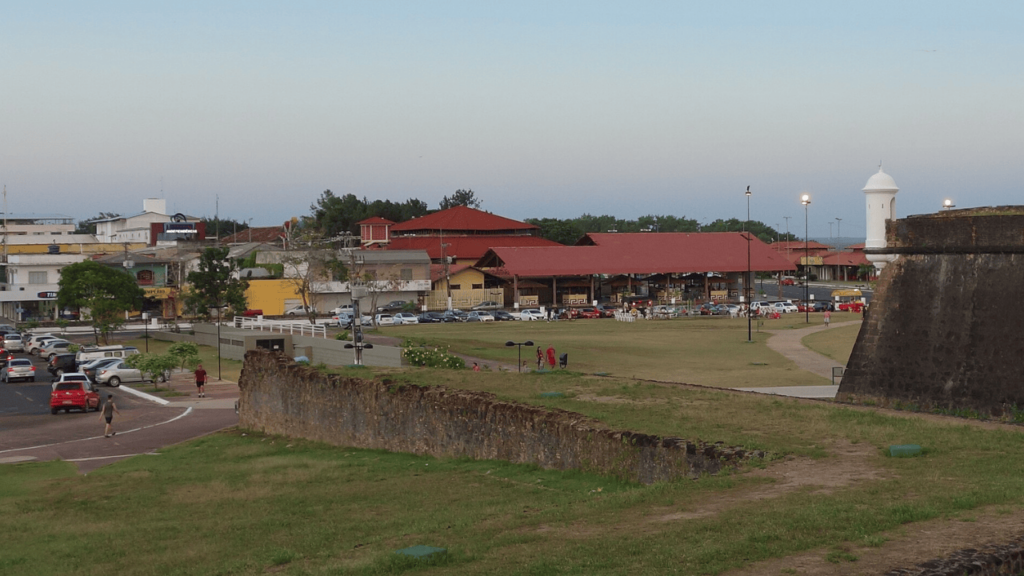 Essa capital amazônica une natureza, urbanismo e cultura em perfeita harmonia