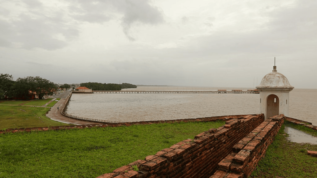 Essa capital amazônica une natureza, urbanismo e cultura em perfeita harmonia