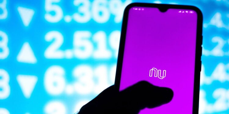 Nubank faz movimento ousado e conquista investidores