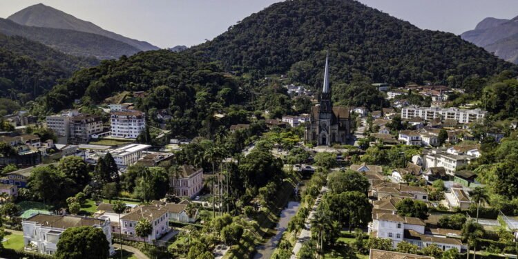 Essa cidade surpreende com paisagens, patrimônio e vida organizada