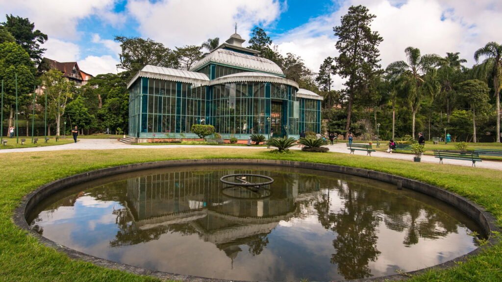 Essa cidade surpreende com paisagens, patrimônio e vida organizada