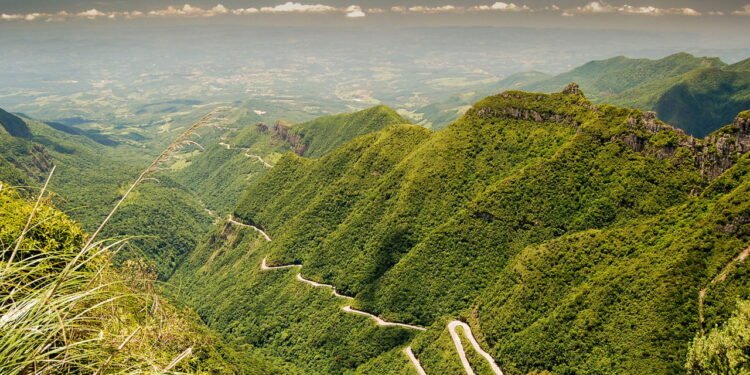 A cidade na serra catarinense onde faz frio o ano inteiro e tem arquitetura europeia