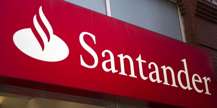 Santander anuncia fechamento de agências ainda em 2025