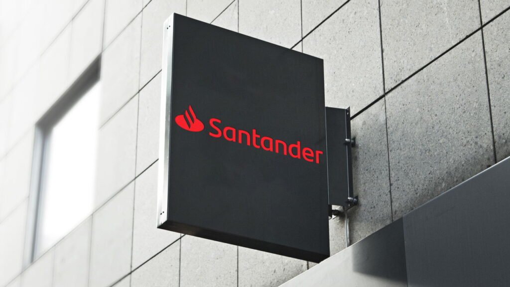 Santander anuncia fechamento de agências ainda em 2025