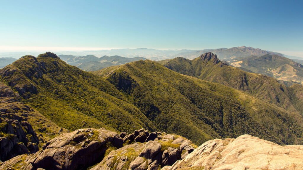 Essa cidade no interior de São Paulo é cercada por montanhas e tem clima ameno o ano inteiro