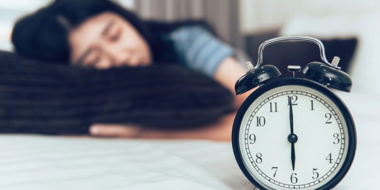 É por isso que você acorda cansado mesmo após dormir muito