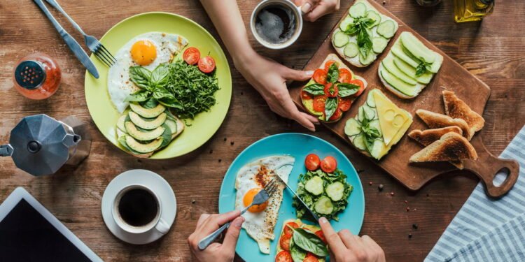 Esses alimentos devem ser evitados para preservar a saúde do seu coração