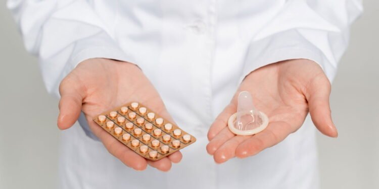 Qual o melhor anticoncepcional para quem amamenta? Descubra agora - Créditos: depositphotos.com / IgorVetushko