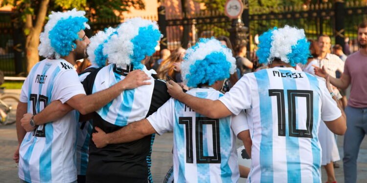 Campeão mundial em 1978 vive uma rotina comum como recepcionista