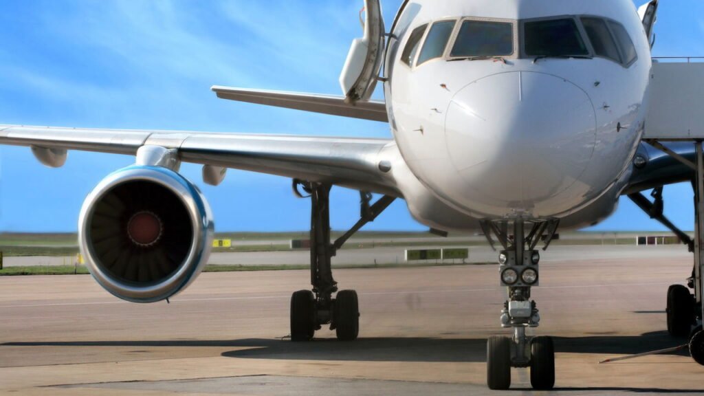 Comissários de bordo imploram aos passageiros que parem de fazer isso nos aviões