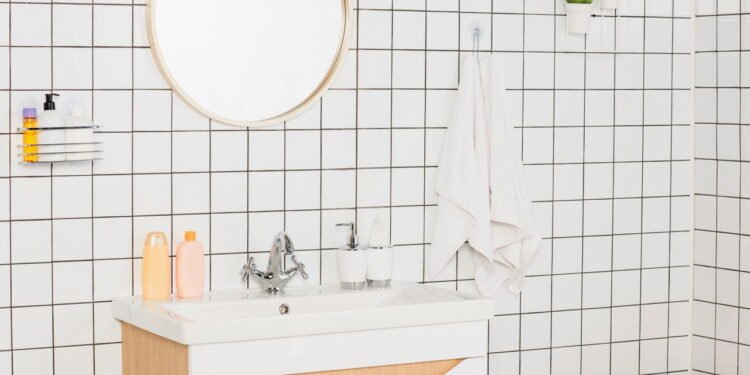 Dermatologistas revelam o item que você nunca deve deixar no chuveiro