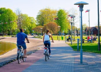 A cidade brasileira onde carros são proibidos e todos andam de bicicleta