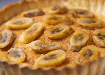 Nunca mais passe vontade com esta receita de bolo de banana fit