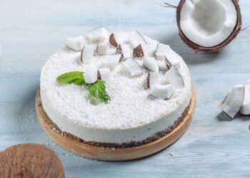 Esse bolo de coco é leve, macio, nutritivo e feito sem farinha de trigo