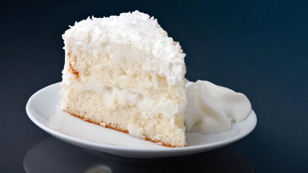 Esse bolo de coco é leve, macio, nutritivo e feito sem farinha de trigo