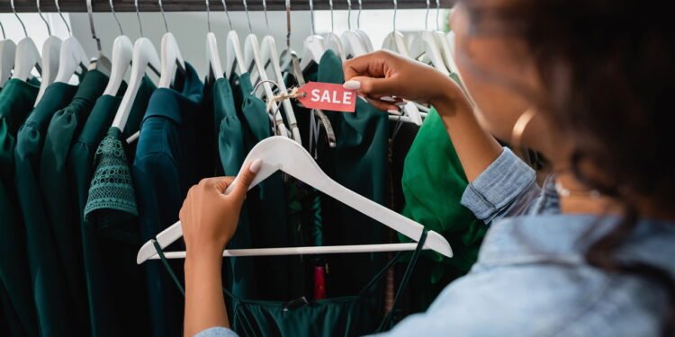 Quem tem cabides quebrados em casa pode estar guardando soluções incríveis
