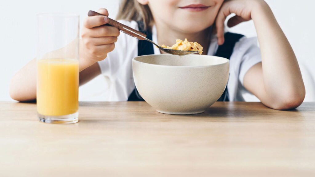 Você ainda dá cereal para seus filhos? Isso pode ser um erro