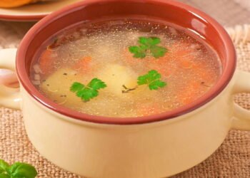 O segredo do caldo de pinto que aquece o coração e alimenta a alma