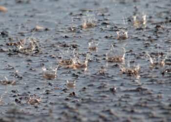 Alerta laranja de chuvas intensas preocupa brasileiros, veja região