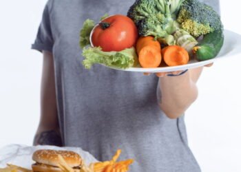 4 hábitos noturnos que você precisa abandonar para controlar o colesterol