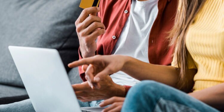 Alerta importante para quem vai comprar online no dia das mães