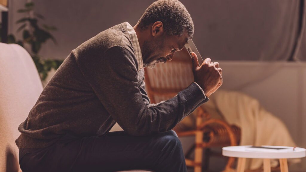 Depressão pode ser um sinal que antecede AVC, diz estudo