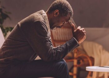 Depressão pode ser um sinal que antecede AVC, diz estudo