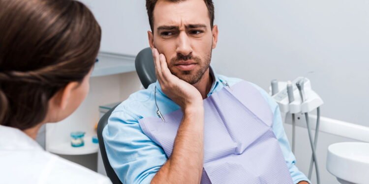 Dor de Dente - Créditos: depositphotos.com / IgorVetushko