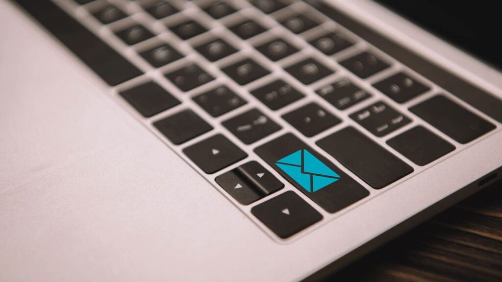 Se você manda e-mail profissional assim, está cometendo um erro