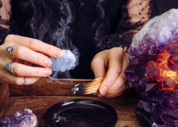 5 técnicas poderosas para afastar Energias Negativas agora