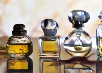 O que fazer com frascos de perfume vazios e por que vale a pena guardar