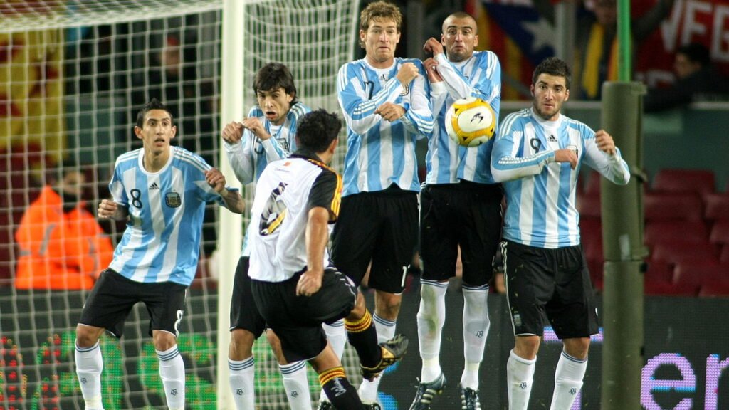 Campeão mundial em 1978 vive uma rotina comum como recepcionista