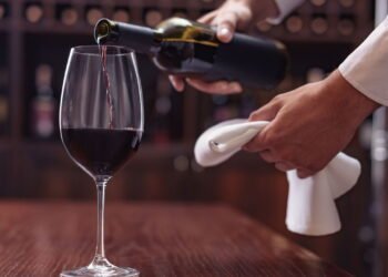 Você pode estar bebendo substâncias tóxicas sem saber