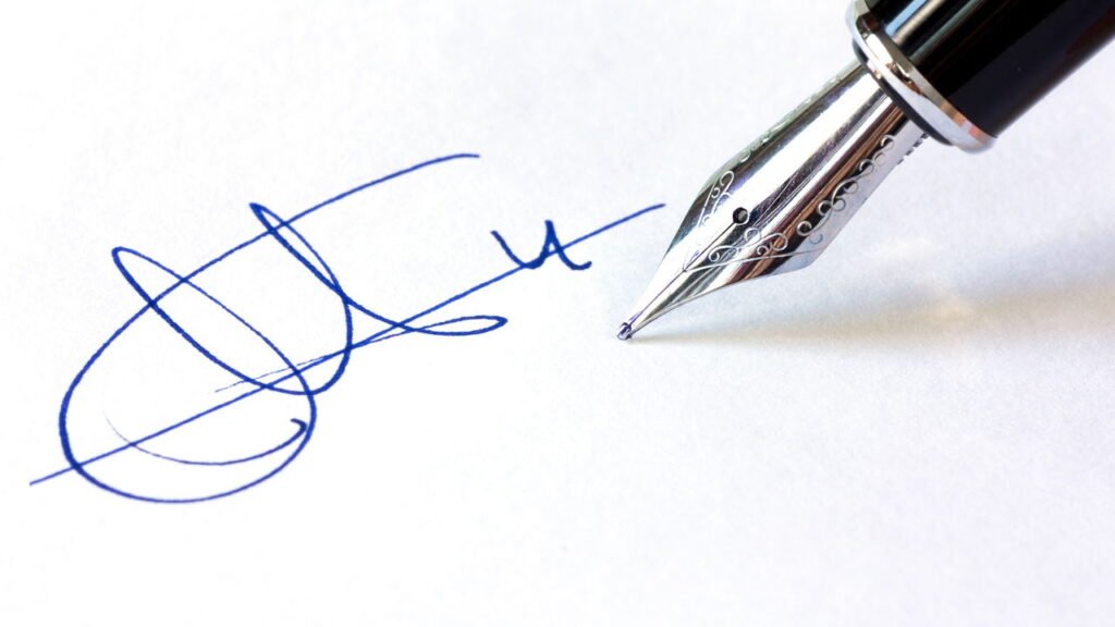 O que significa sublinhar o nome na assinatura e por que isso chama atenção