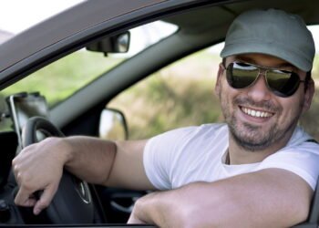 O que a psicologia revela sobre quem usa chapéus todos os dias