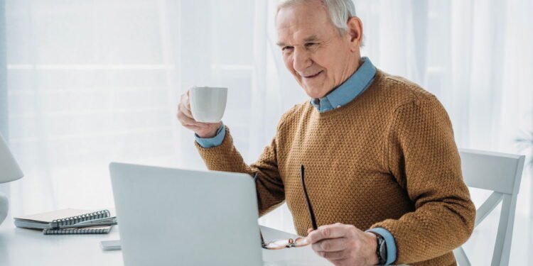 o impacto mais surpreendente do trabalho na terceira idade está emocionando especialistas - Créditos: depositphotos.com / NatashaFedorova