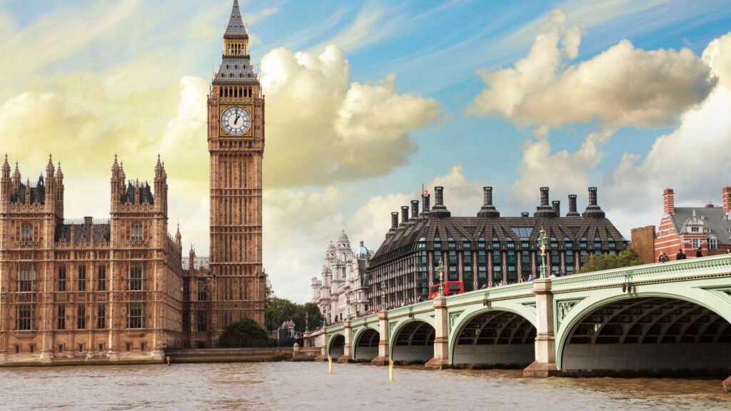 A Inglaterra vive a pior onda de violência contra imigrantes