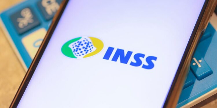 Mudança no INSS surpreende aposentados e pensionistas em 2025