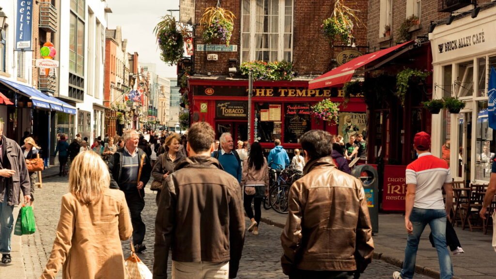 O país que está mudando a vida dos brasileiros que buscam recomeçar