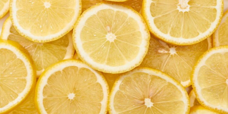 ninguém esperava que o limão fizesse tão bem ao organismo - Créditos: depositphotos.com / VadimVasenin